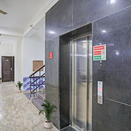 Townhouse The Premier View Near Iskcon Temple Noida Hotel Екстериор снимка